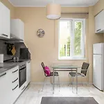 Cozy Nest Near Eagle\'S Bridge With Workspace By Flat Mаnager